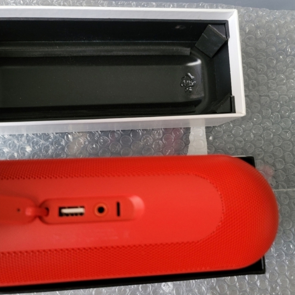 Beats By Dre Pill+ Portable Speaker - Red - Picture 7 of 9